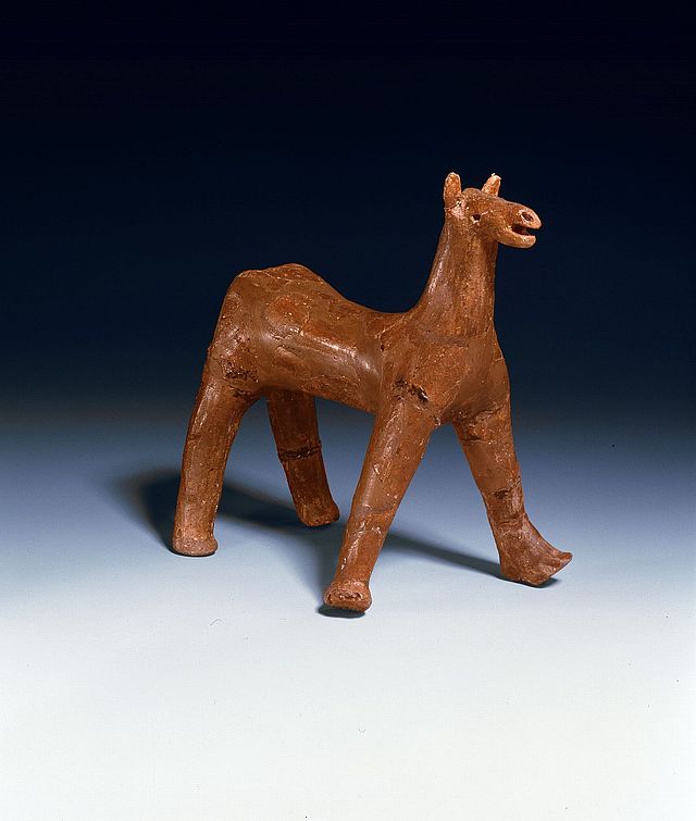 Bild einer Pferdeplastik aus der Archäologischen Staatssammlung München