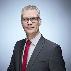 Portraitfoto vom Oberbürgermeister      Dr. Uwe Kirschstein
