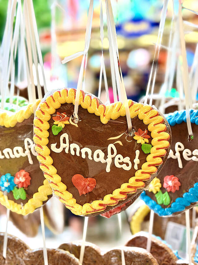 Lebkuchenherz mit der Aufschrift "Annafest"