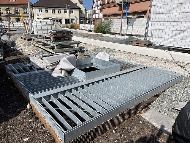 Vorrichtung für Baumpflanzung am Paradeplatz in der Innenstadt 