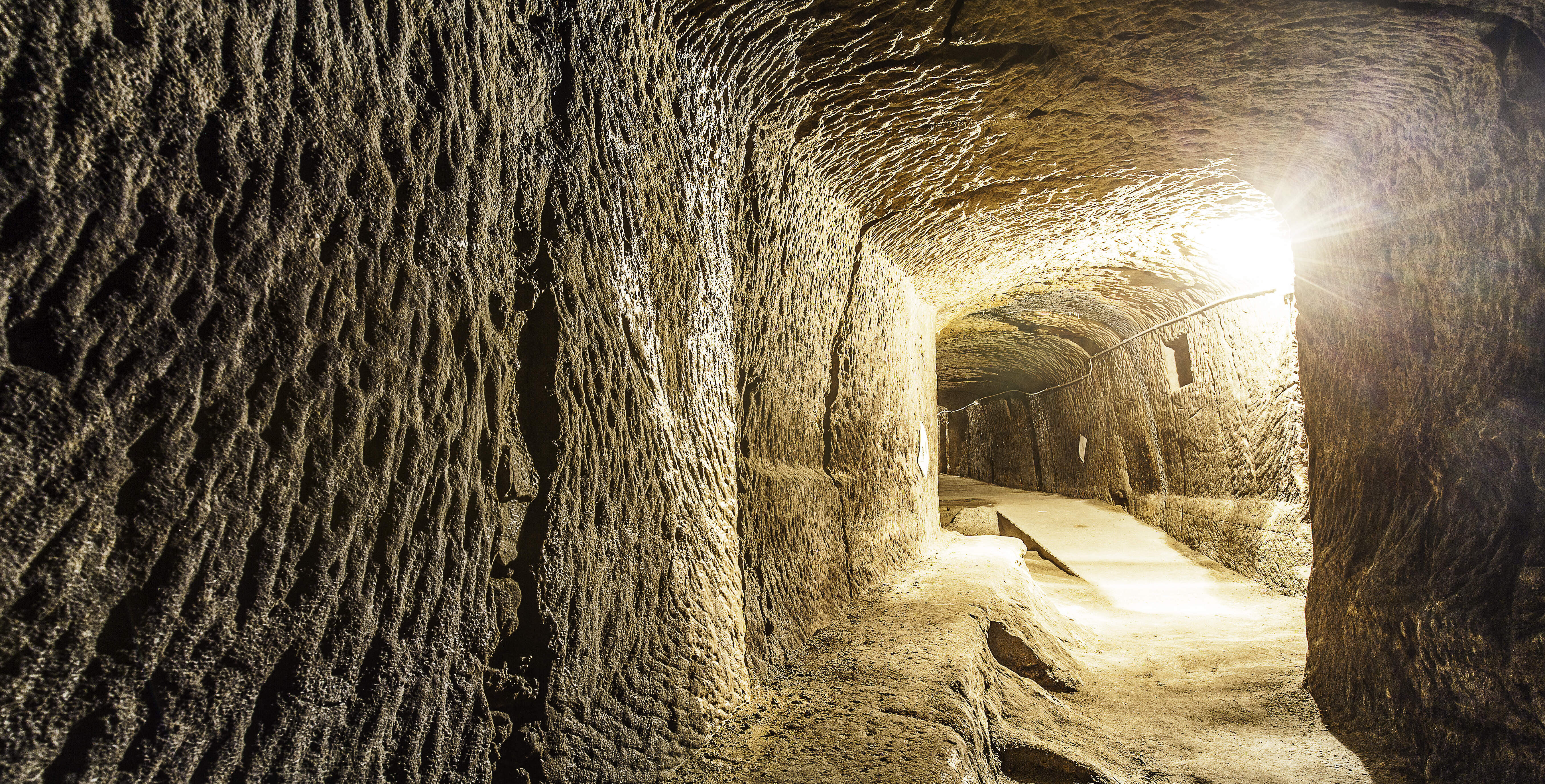 Bierkellerstollen Ausgeleuchteter Kellerstollen der historischen Forchheimer Bierkeller für die Lagerung und Reifung des Bieres.