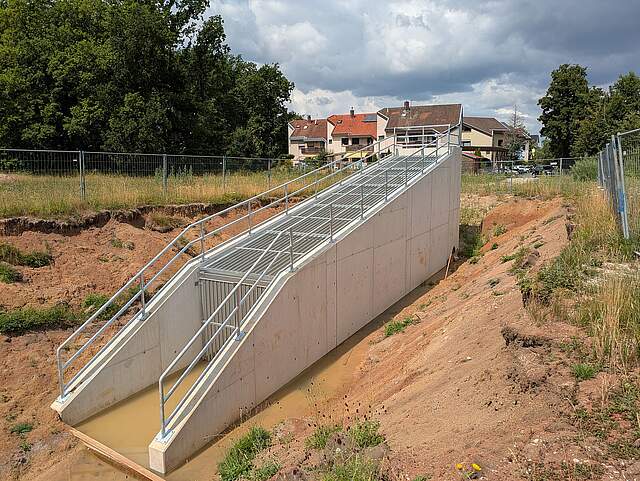 Bild des fertiggestellten Drosselbauwerks