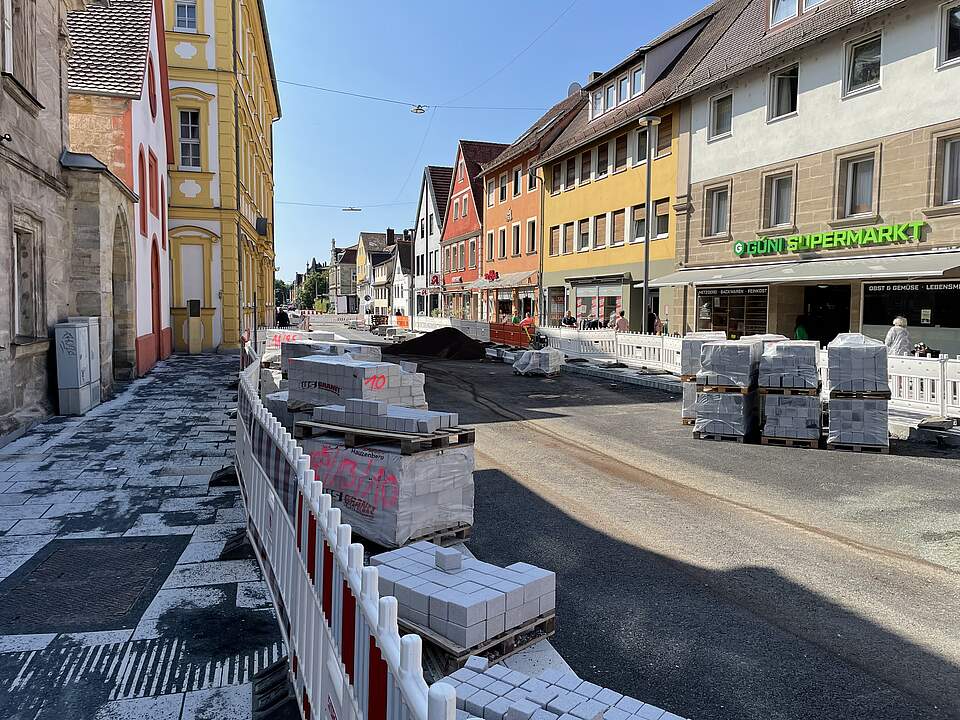 Paradeplatz Pflasterarbeiten Bereich Nürnberger Str Paradeplatz Pflasterarbeiten Bereich Nürnberger Str, Sicht auf die Bauerbeiten und Pflastersteinen