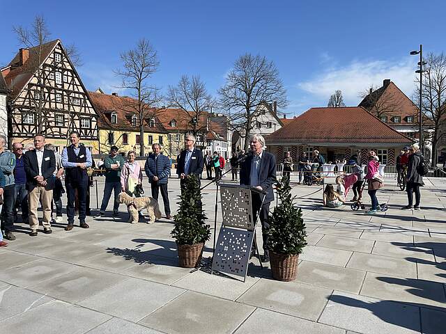 Thomas Engel, stellvertretender Regierungspräsidenten der Regierung von Oberfranken, bei seiner Rede zur Eröffnung des Paradeplatzes.
