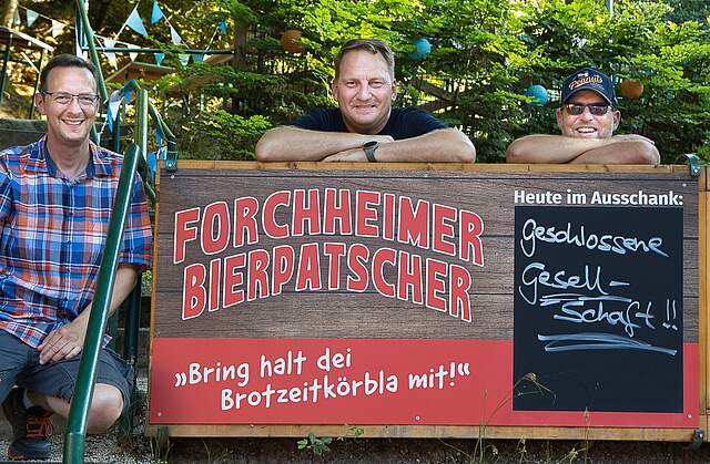Personen hinter Werbung für Bierpatscher