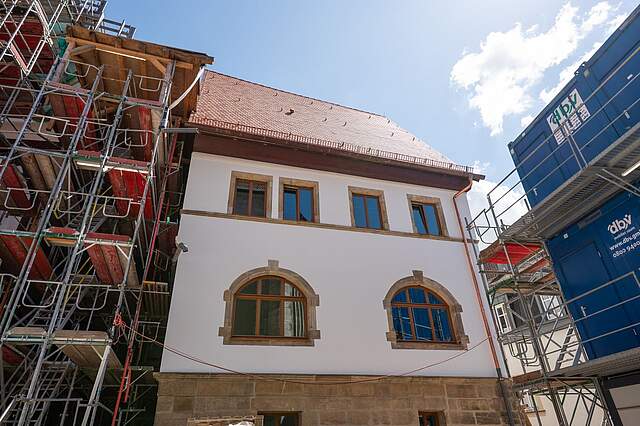 Freigelegte Fassade der Registratur des Rathauses Forchheim